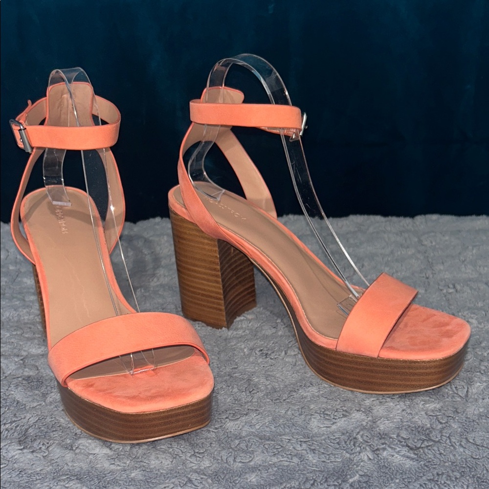 EUC Nordstrom Peach Block Heel Sandals